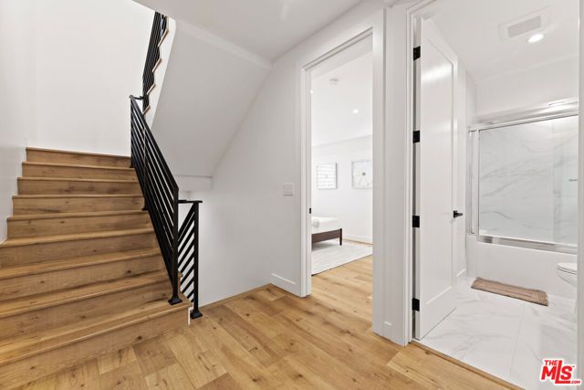 5118 Laurel Canyon, Valley Village, CA 91607