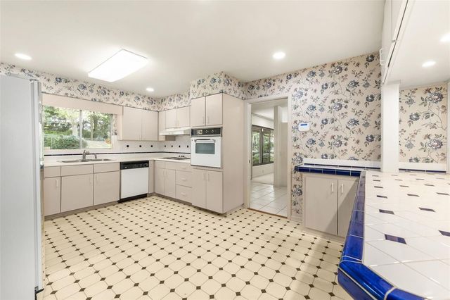 630 SW 26TH PLACE, Gainesville, FL 32601