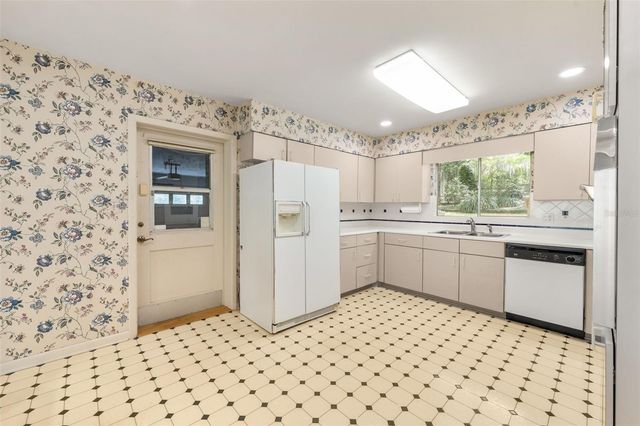 630 SW 26TH PLACE, Gainesville, FL 32601