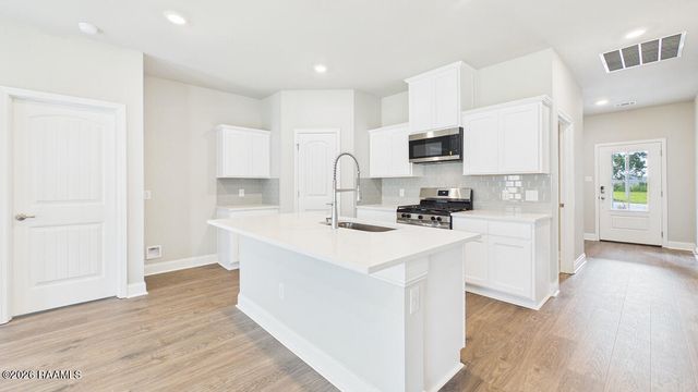 111 Acadian Falls Drive, Broussard, LA 70518