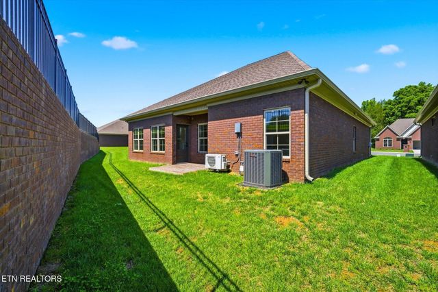 224 Lake View Point, Englewood, TN 37329