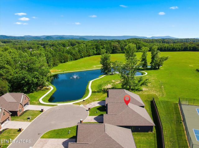 224 Lake View Point, Englewood, TN 37329