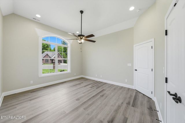 224 Lake View Point, Englewood, TN 37329