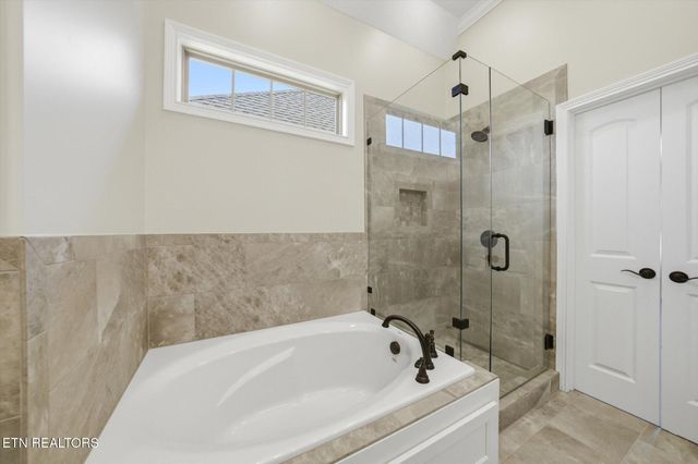 224 Lake View Point, Englewood, TN 37329
