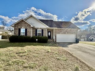 729 Arrowfield Dr, Clarksville, TN 37042