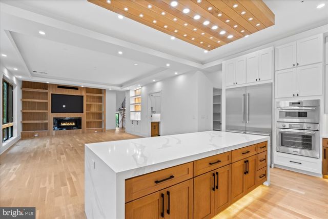 4609 WILLOW RUN DR, Annandale, VA 22003