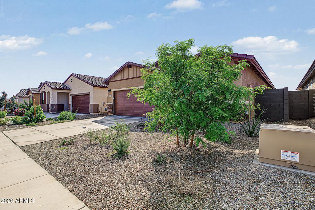18249 W CIELO GRANDE Avenue, Surprise, AZ 85387 — exterior