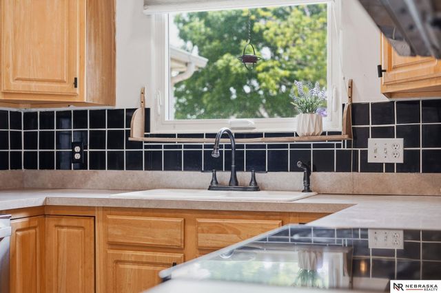 5520 Vavak Place, Lincoln, NE 68516