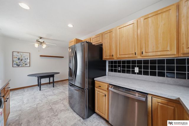 5520 Vavak Place, Lincoln, NE 68516