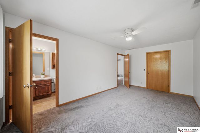5520 Vavak Place, Lincoln, NE 68516