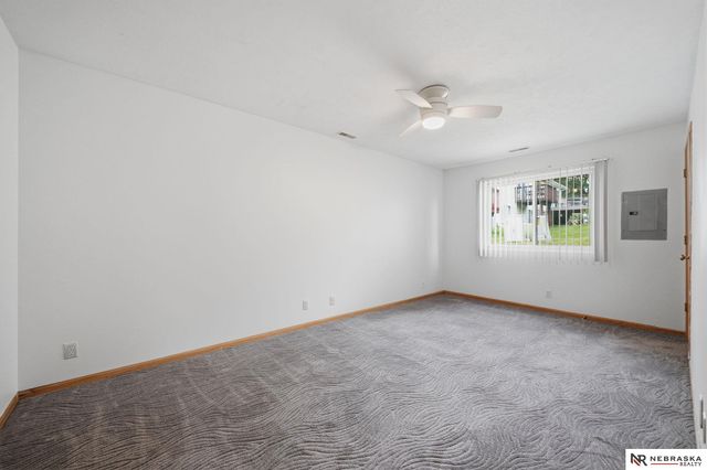 5520 Vavak Place, Lincoln, NE 68516
