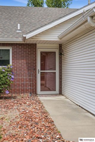 5520 Vavak Place, Lincoln, NE 68516