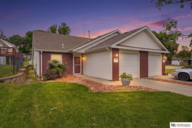 5520 Vavak Place, Lincoln, NE 68516