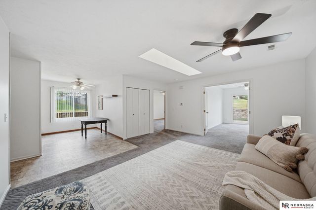 5520 Vavak Place, Lincoln, NE 68516