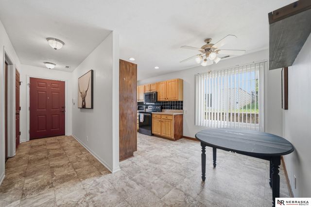 5520 Vavak Place, Lincoln, NE 68516