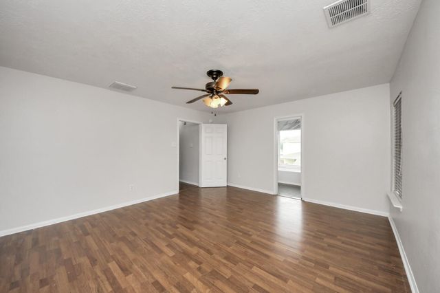 1910 Fallow Lane, Houston, TX 77049