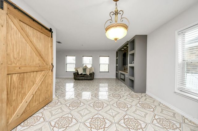 1910 Fallow Lane, Houston, TX 77049