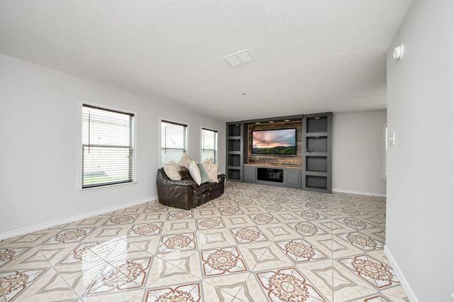 1910 Fallow Lane, Houston, TX 77049