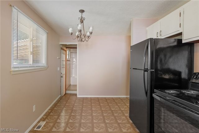 915 Valley Drive NW, North Canton, OH 44720