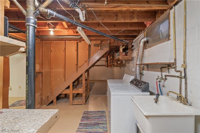 915 Valley Drive NW, North Canton, OH 44720