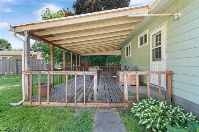 915 Valley Drive NW, North Canton, OH 44720