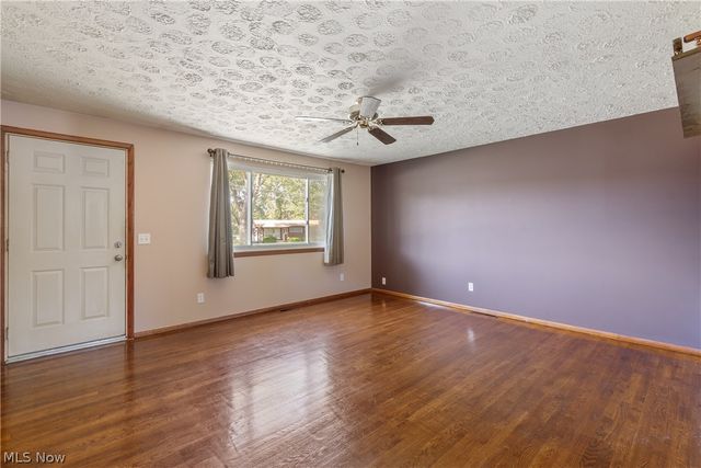 915 Valley Drive NW, North Canton, OH 44720