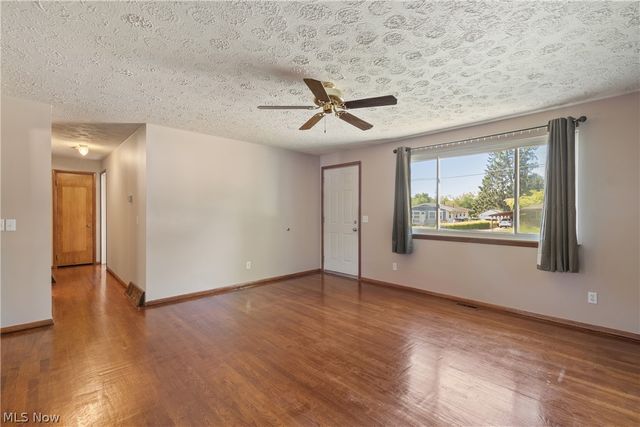 915 Valley Drive NW, North Canton, OH 44720