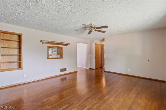 915 Valley Drive NW, North Canton, OH 44720