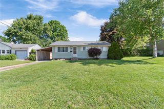 915 Valley Drive NW, North Canton, OH 44720