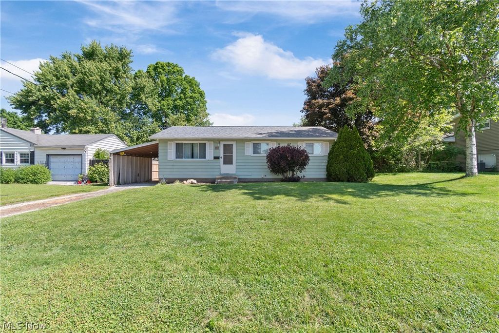 915 Valley Drive NW, North Canton, OH 44720