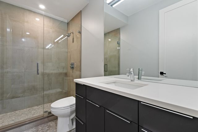 4915 S Martin Luther King Drive, Chicago, IL 60615