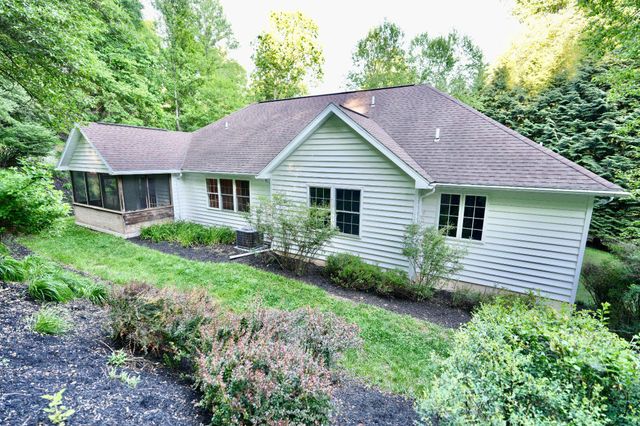 372 WHITE BEAR RD, Birdsboro, PA 19508
