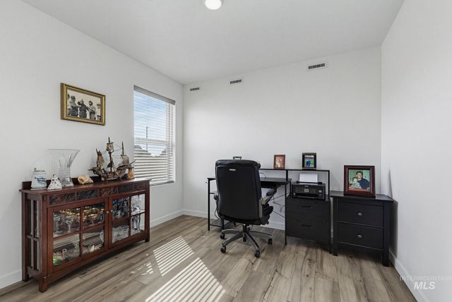 14393 Skys End Ct, Caldwell, ID 83607