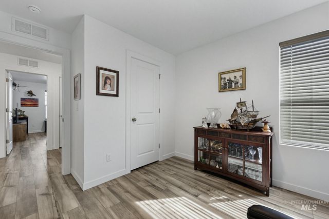 14393 Skys End Ct, Caldwell, ID 83607