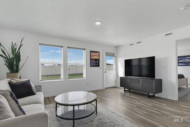 14393 Skys End Ct, Caldwell, ID 83607