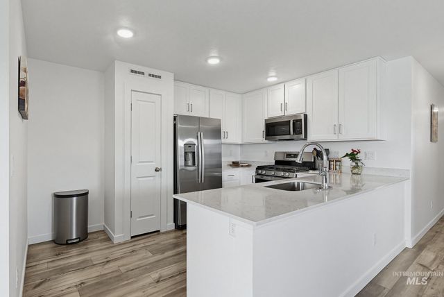 14393 Skys End Ct, Caldwell, ID 83607