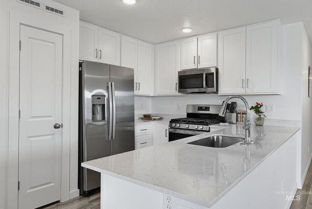 14393 Skys End Ct, Caldwell, ID 83607