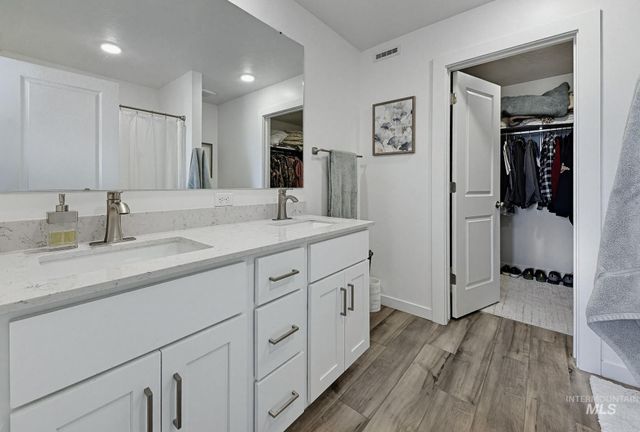 14393 Skys End Ct, Caldwell, ID 83607