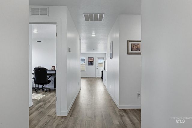 14393 Skys End Ct, Caldwell, ID 83607