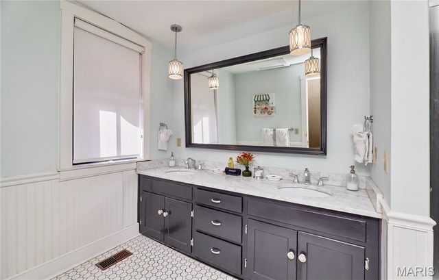 214 E 1st Street, Hermann, MO 65041