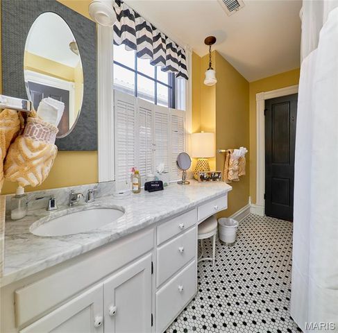 214 E 1st Street, Hermann, MO 65041