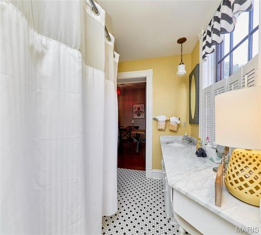 214 E 1st Street, Hermann, MO 65041