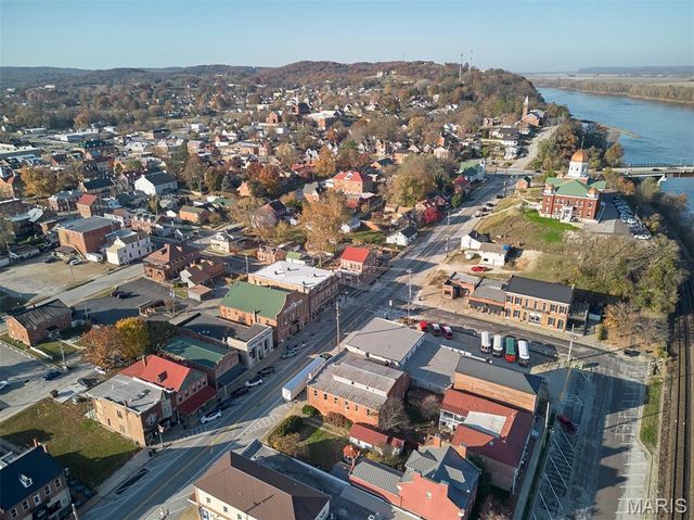 214 E 1st Street, Hermann, MO 65041