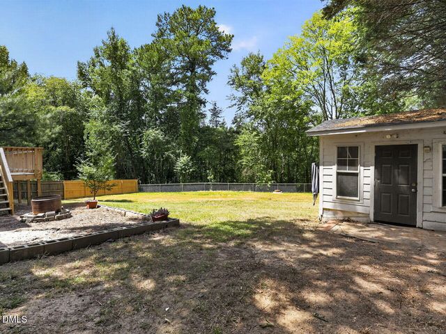 102 Greenwood Circle, Smithfield, NC 27577