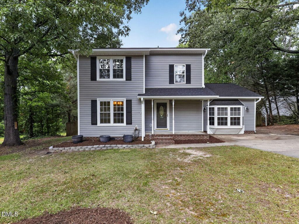 102 Greenwood Circle, Smithfield, NC 27577