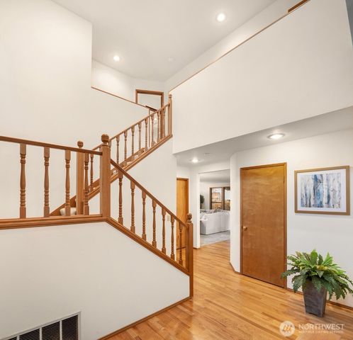 22116 NE 10th Place, Sammamish, WA 98074