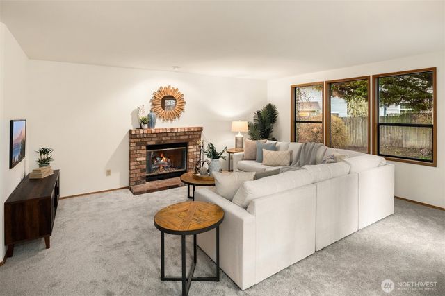 22116 NE 10th Place, Sammamish, WA 98074