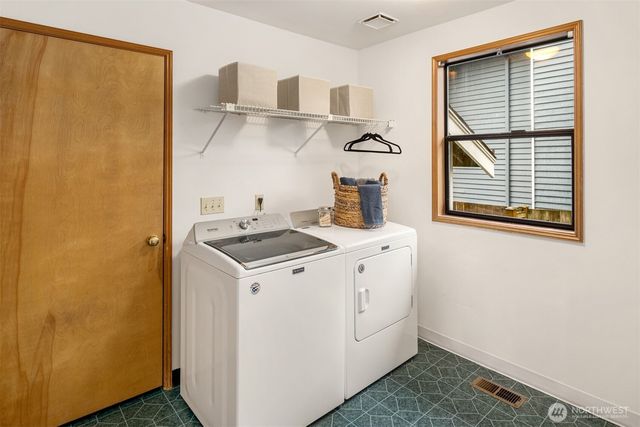 22116 NE 10th Place, Sammamish, WA 98074