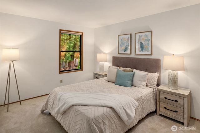 22116 NE 10th Place, Sammamish, WA 98074