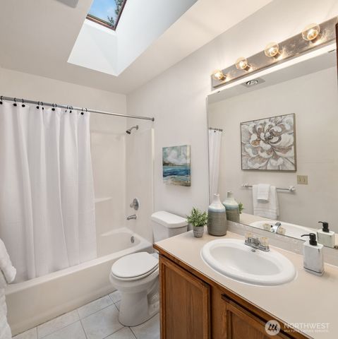 22116 NE 10th Place, Sammamish, WA 98074